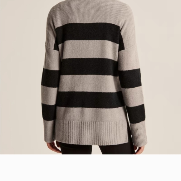 Abercrombie and Fitch women's small oversized striped sweater - Picture 2 of 4